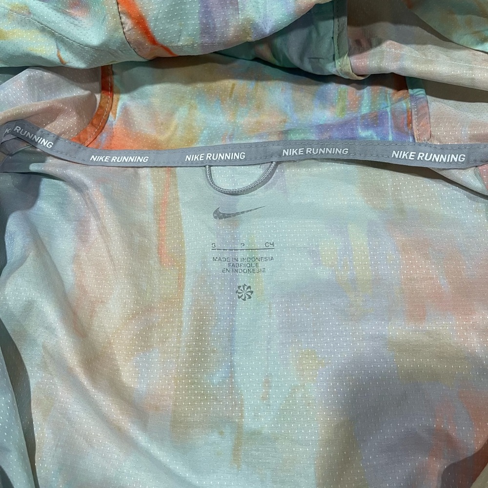 Nike Colorful Running Jacket - Picture 3 of 5